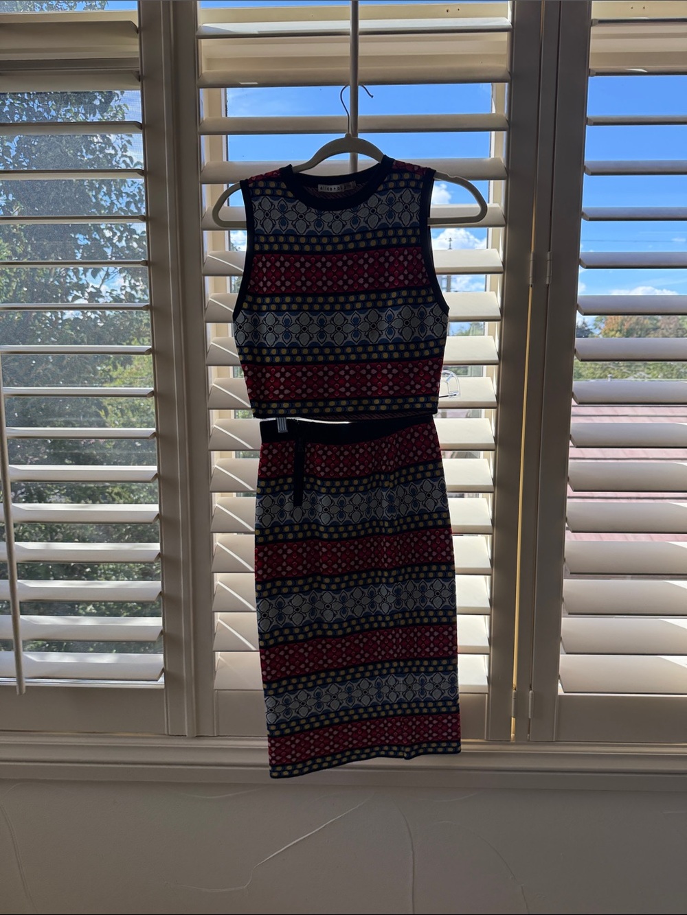 Alice + Olivia Red, Blue & White Patterned Sleeveless Dress